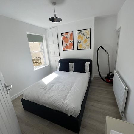 Littlehampton House - 4 Bedroom House Sleeps 8 Exterior photo